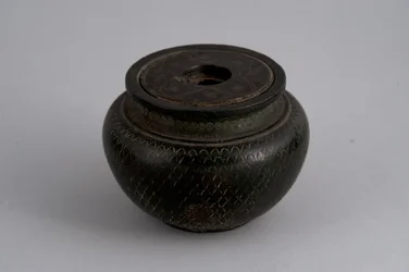 Mustepurkki (pronssi)